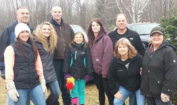 Bob Lee with his family.